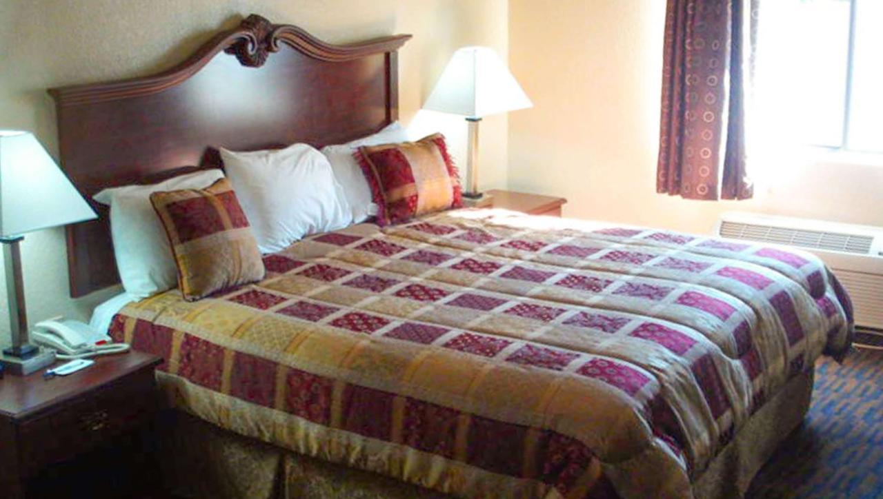 Western Motel Inn And Suites Hazelhurst Hazlehurst Екстер'єр фото